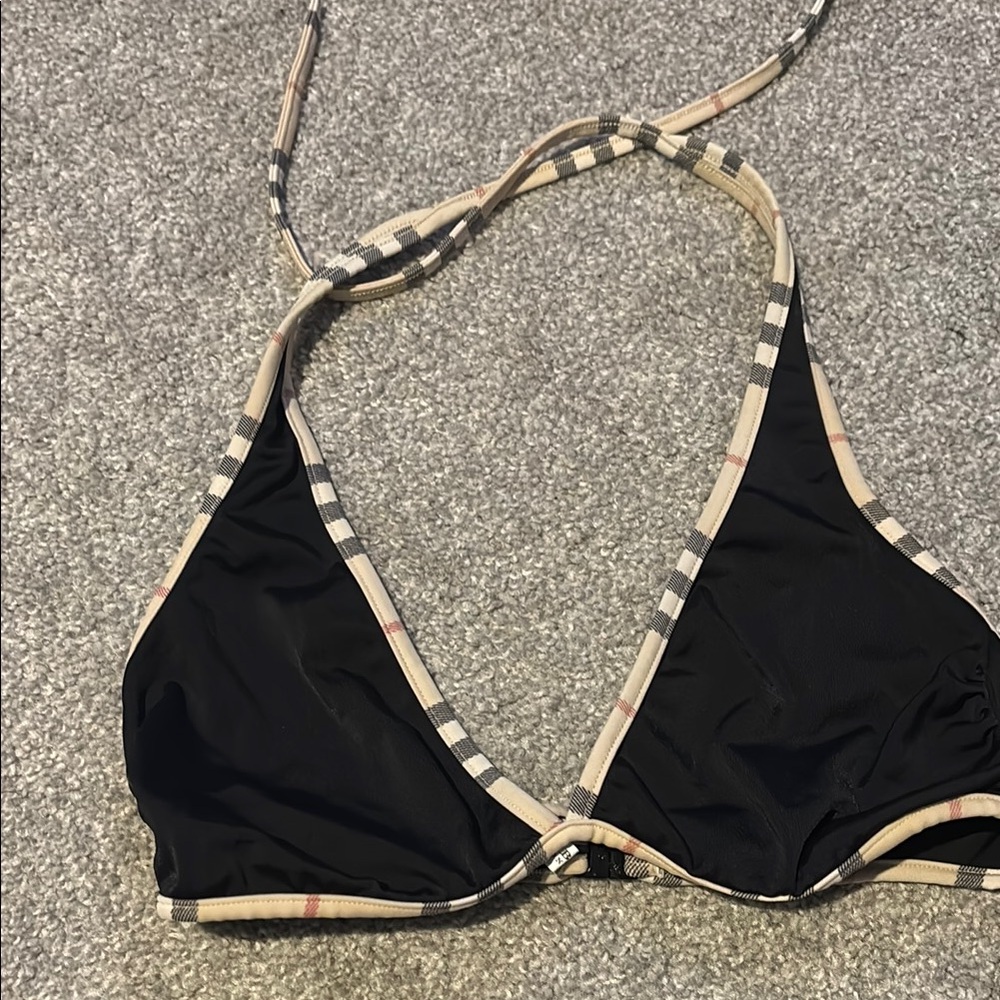 Burberry swim
Top
Small